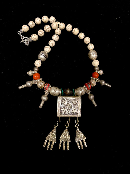 Vintage Silver Libyan box pendant necklace
