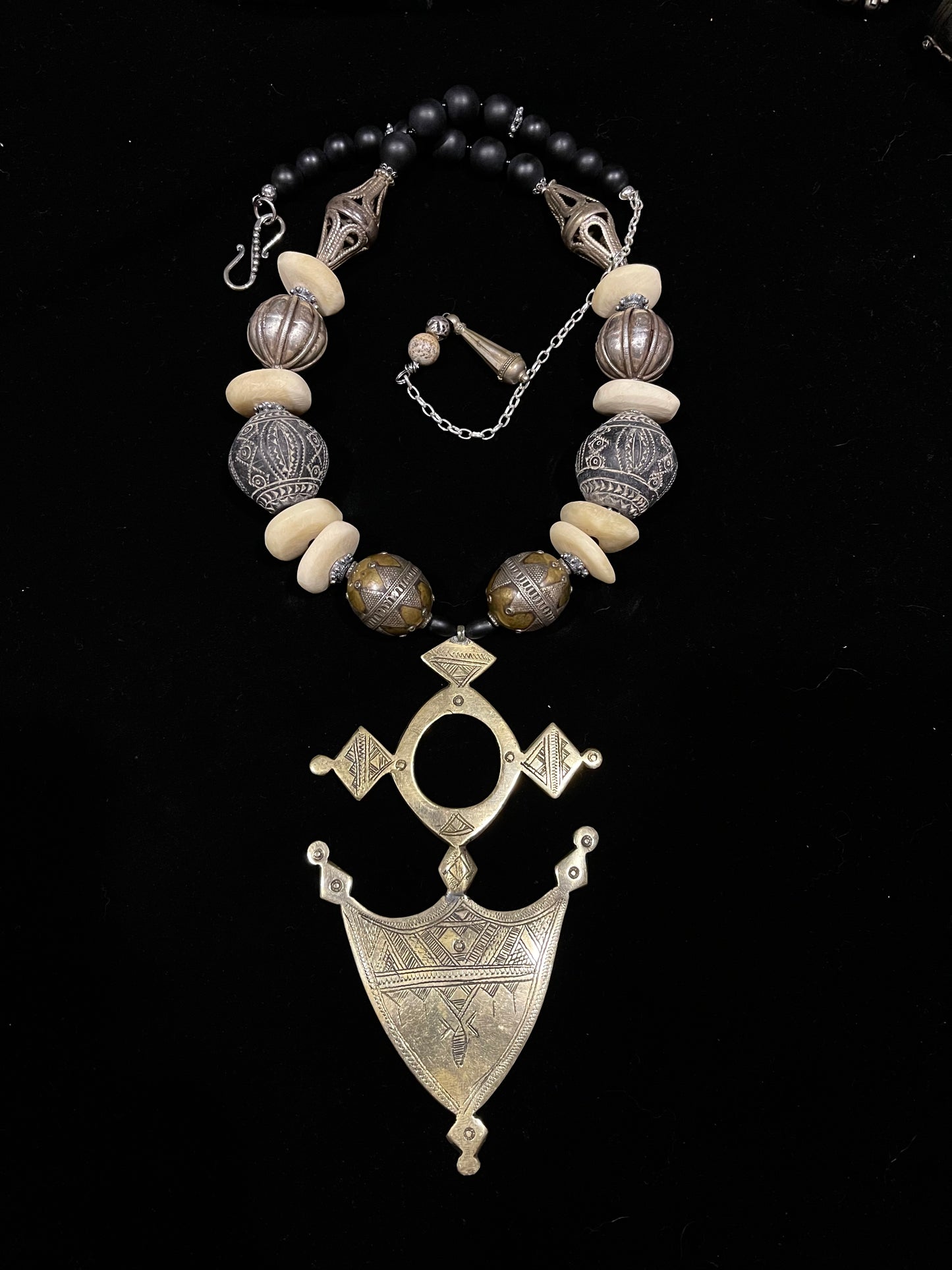 Tuareg pendant with Mali clay beads