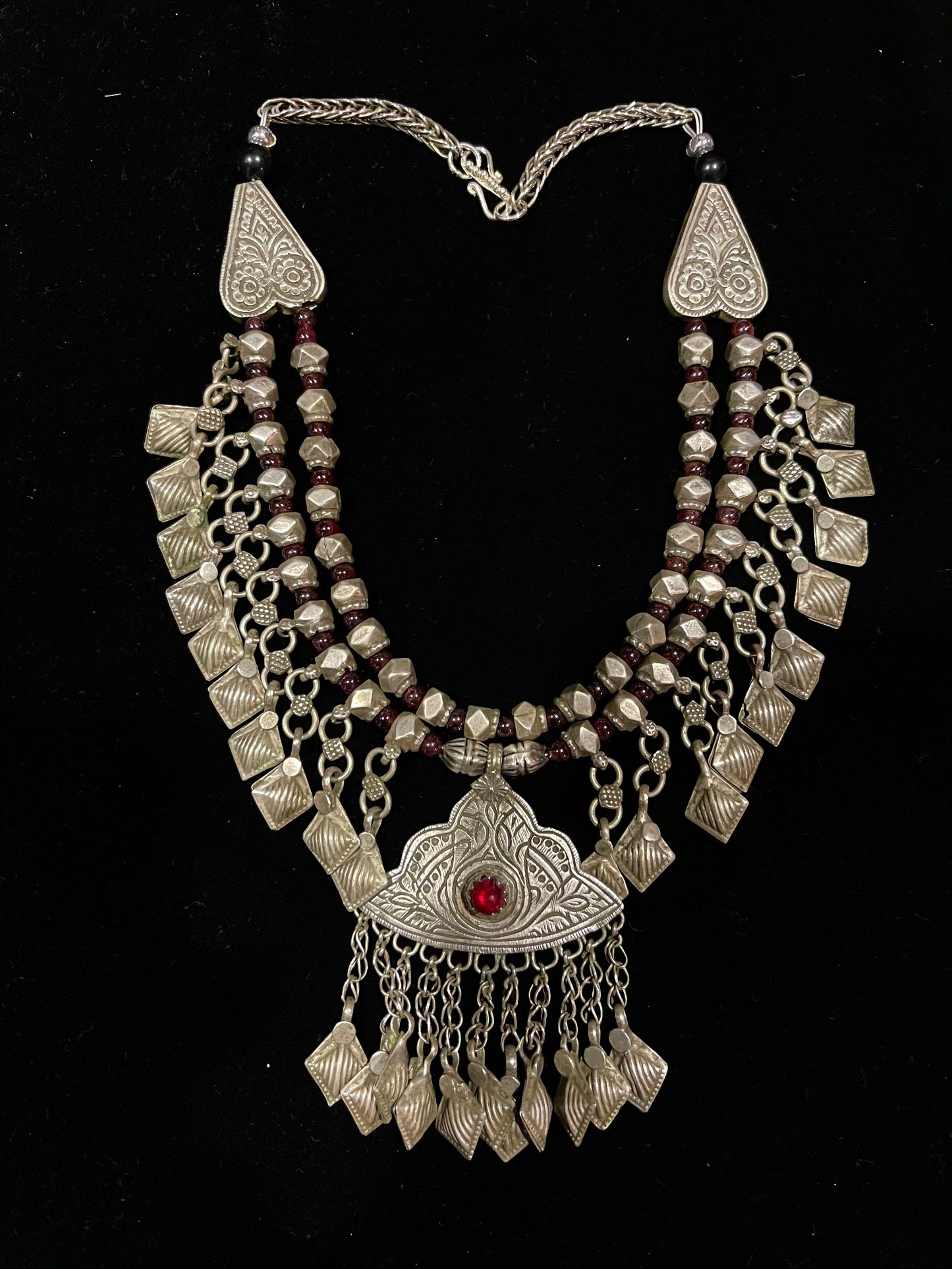 AFGHAN CHOKER