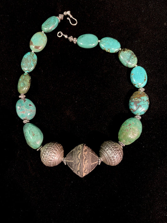 Vintage Turquoise and Silver Necklace.
