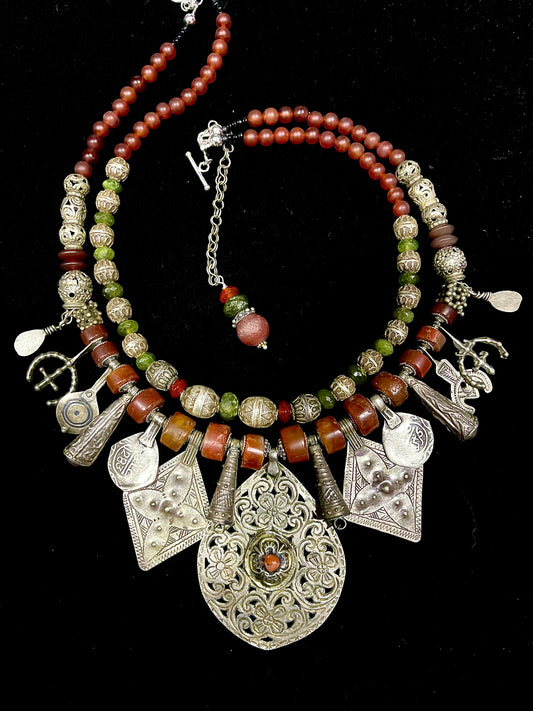 Moroccan pendants necklace