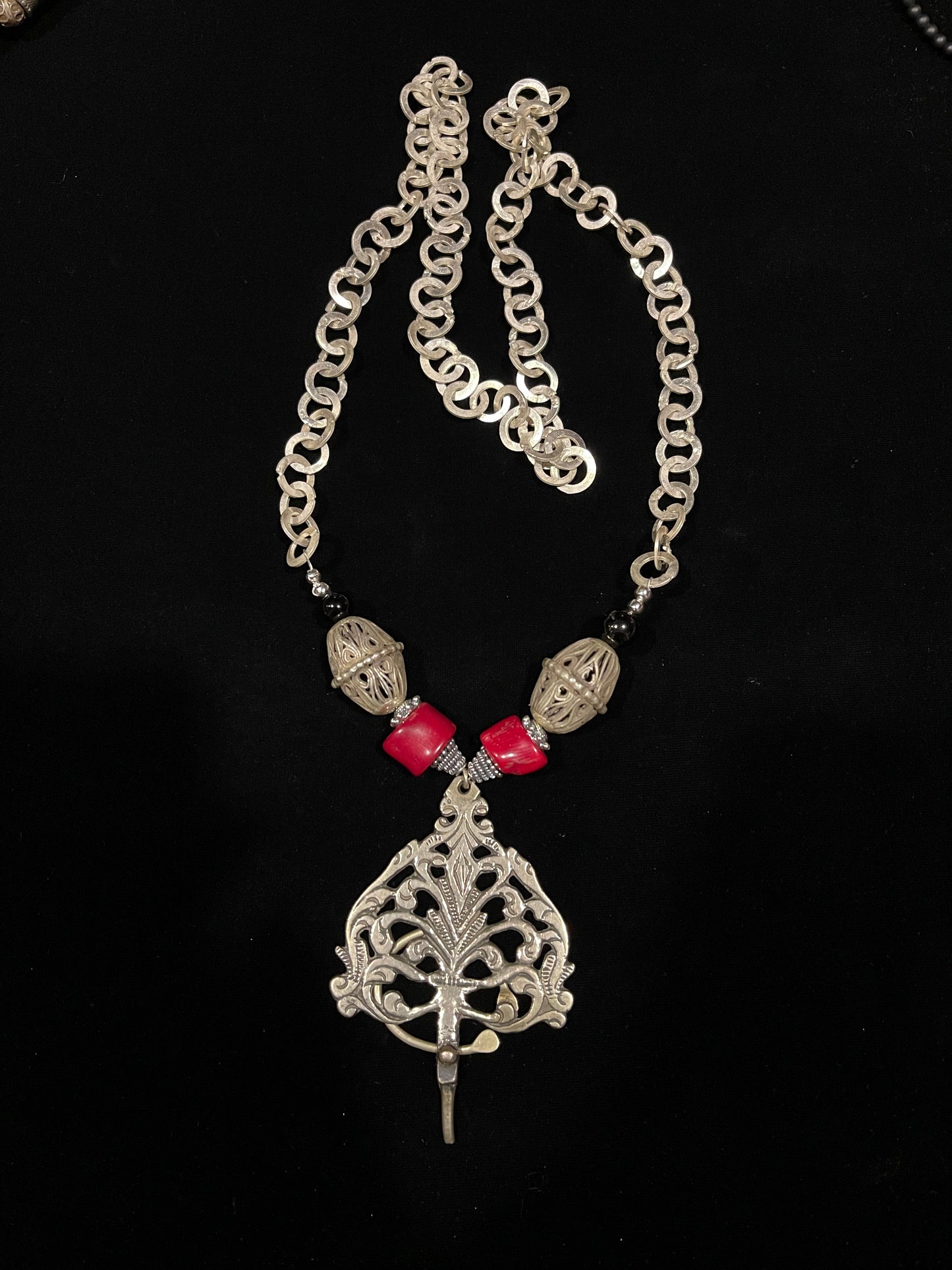 Tunisian fibula on Rihana chain