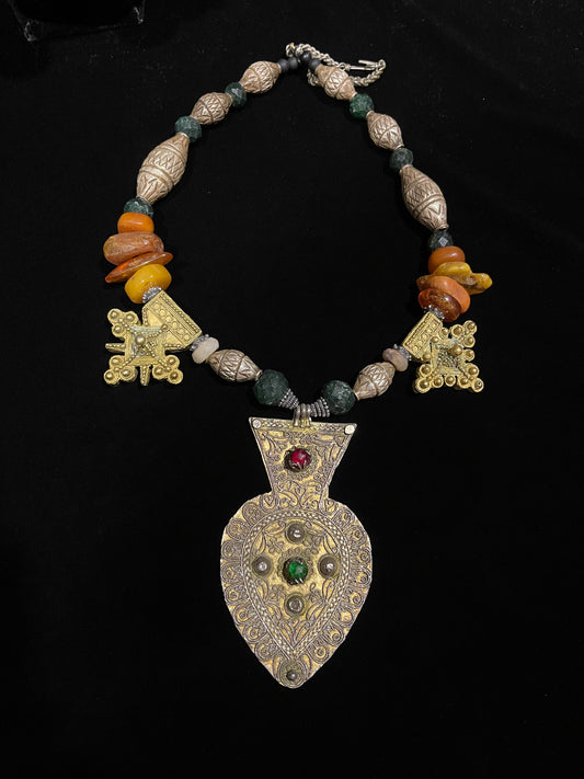 Tunisian pendants with amber